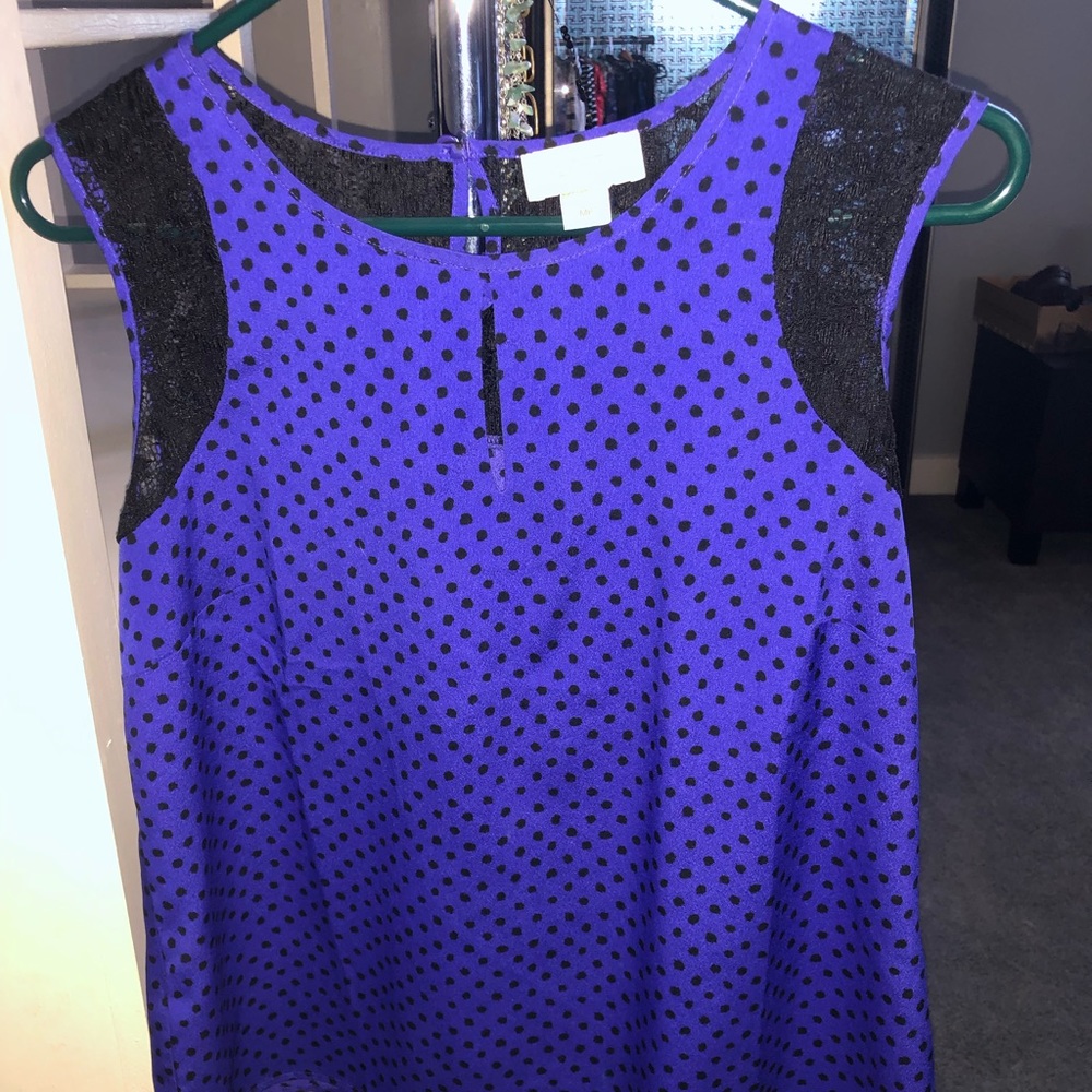 Ann Taylor LOFT top with keyhole